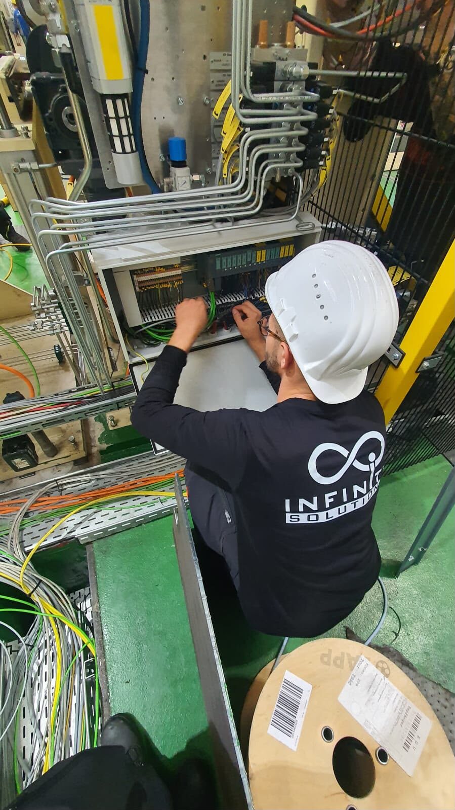 Monter Infinity Solutions pri urejanju kabelskih tras