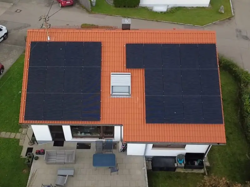 Pregled fotonapetostnih modulov z dronom